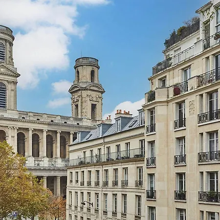 Louer Rue Du Vieux Colombier, 6me Apartment